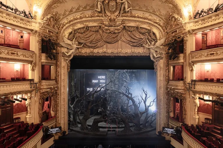 Amadeus MacBeth Opera Comique WFS C15 001